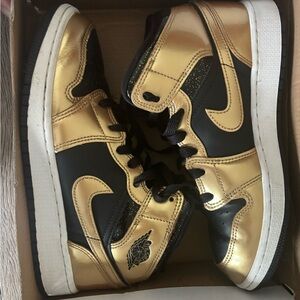 Jordan Kids' Black and Gold Sneakers